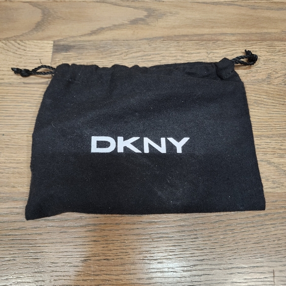 DKNY Black Wristlet With Dust Bag 7.5 inch x 5 inch - Picture 4 of 6